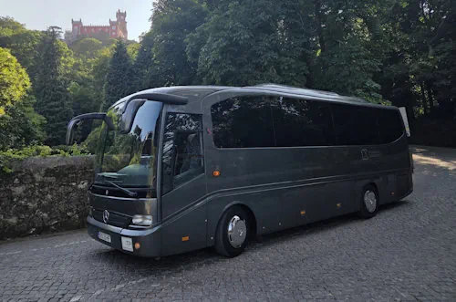 Aluguer autocarro Mercedes Tourino